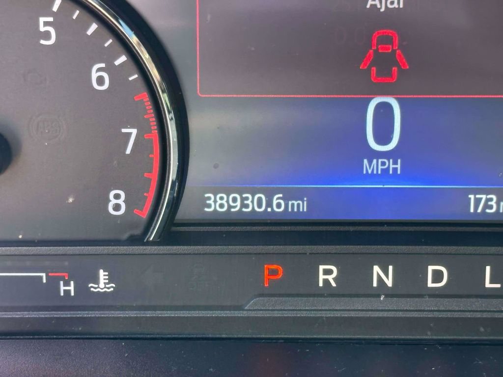 Used 2022 Ford Explorer XLT w/ Equipment Group 202A AWD/4WD image 29