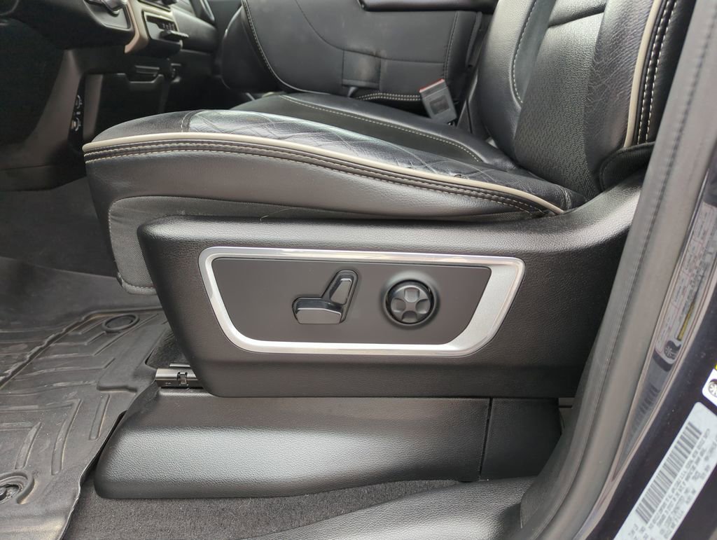 Used 2019 RAM 1500 Laramie image 13