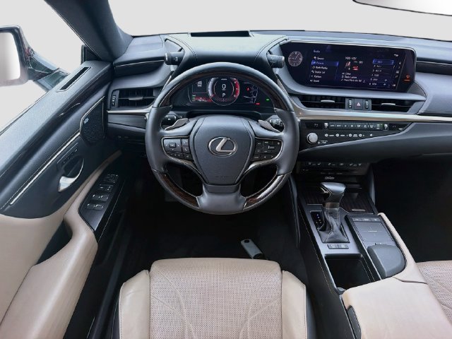 Used 2021 Lexus ES 300h Ultra Luxury w/ Accessory Package 2 FWD image 17