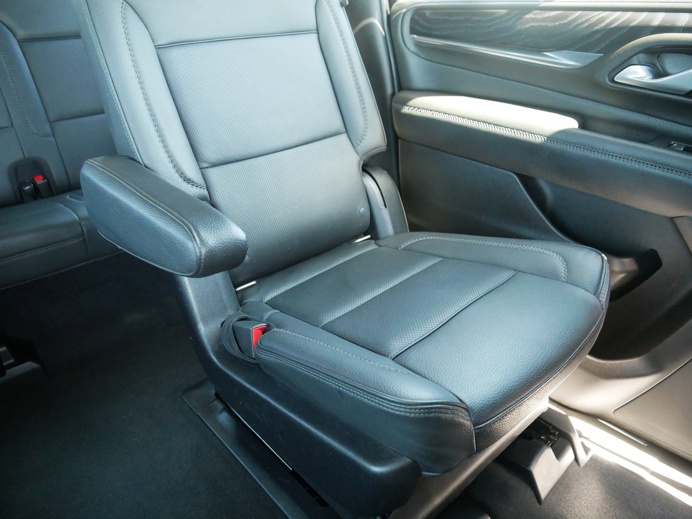 Used 2022 GMC Yukon XL Denali image 14