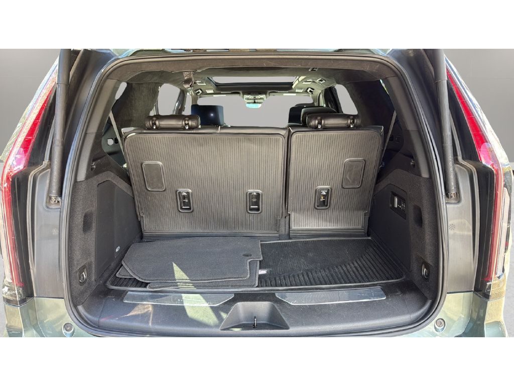 Used 2024 Cadillac Escalade Premium Luxury Platinum AWD/4WD image 30