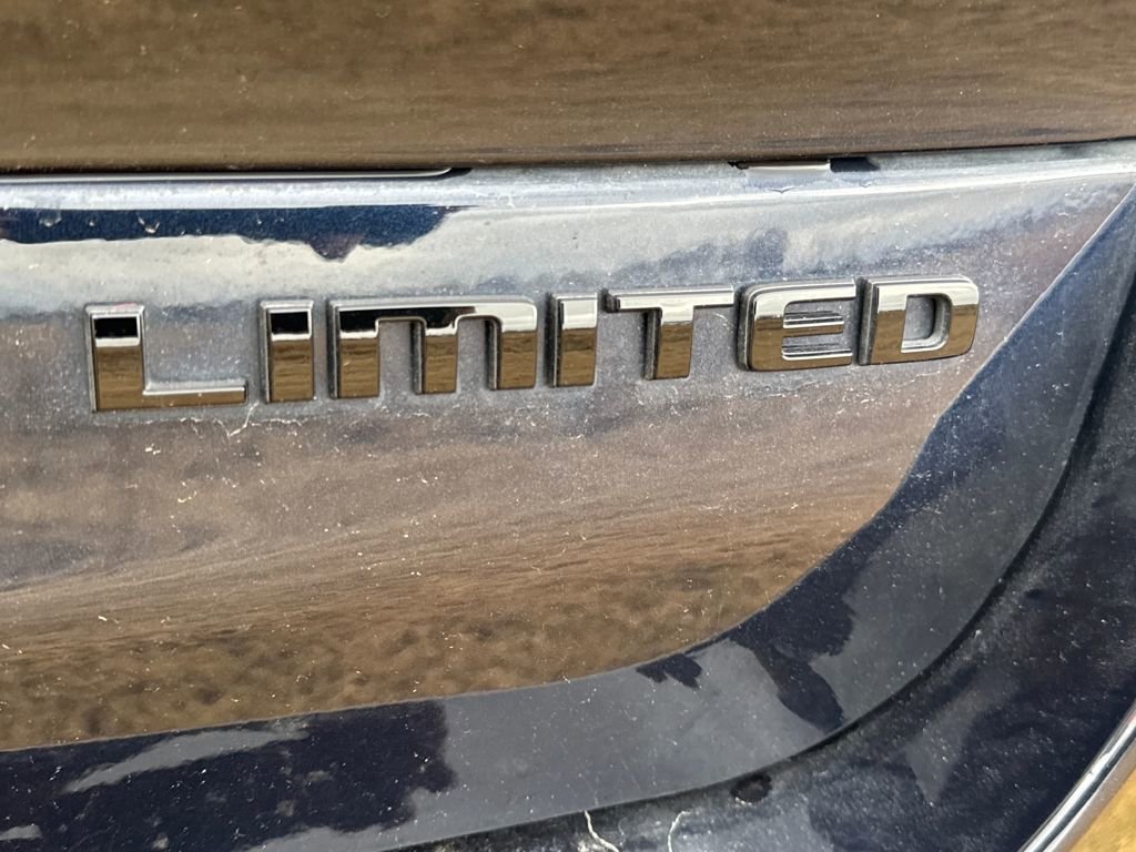 Used 2024 Jeep Grand Cherokee L Limited w/ Black Appearance Package image 5