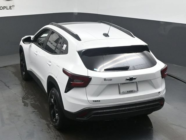 New 2026 Chevrolet Trax LT w/ Sunroof Package FWD image 19