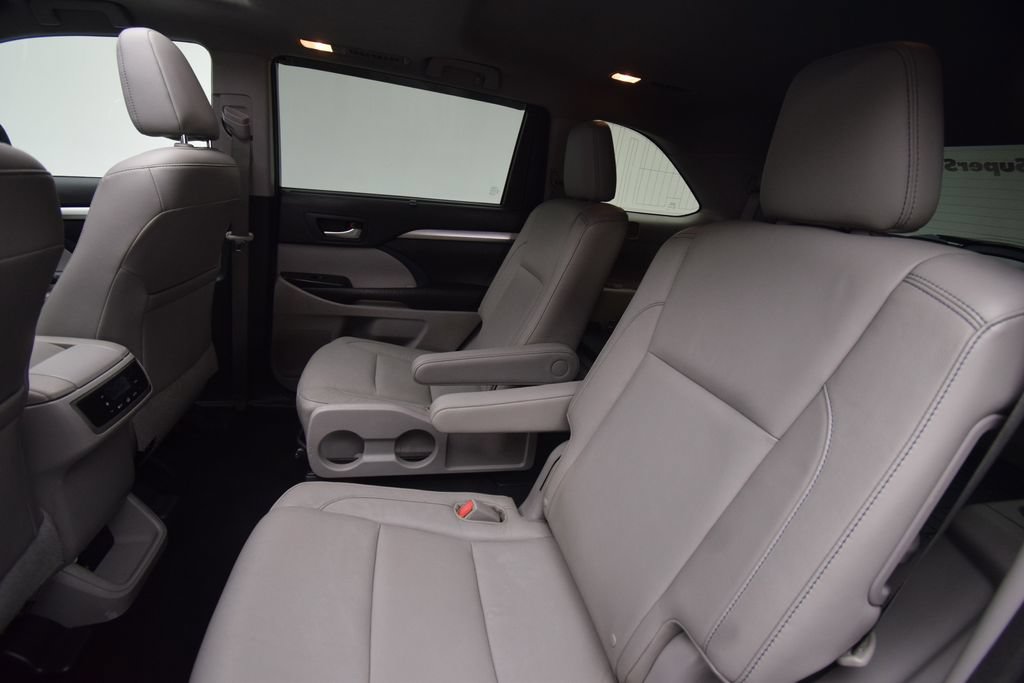 Used 2015 Toyota Highlander XLE AWD/4WD image 26