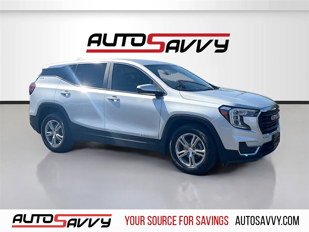 Used 2022 GMC Terrain SLE image 1