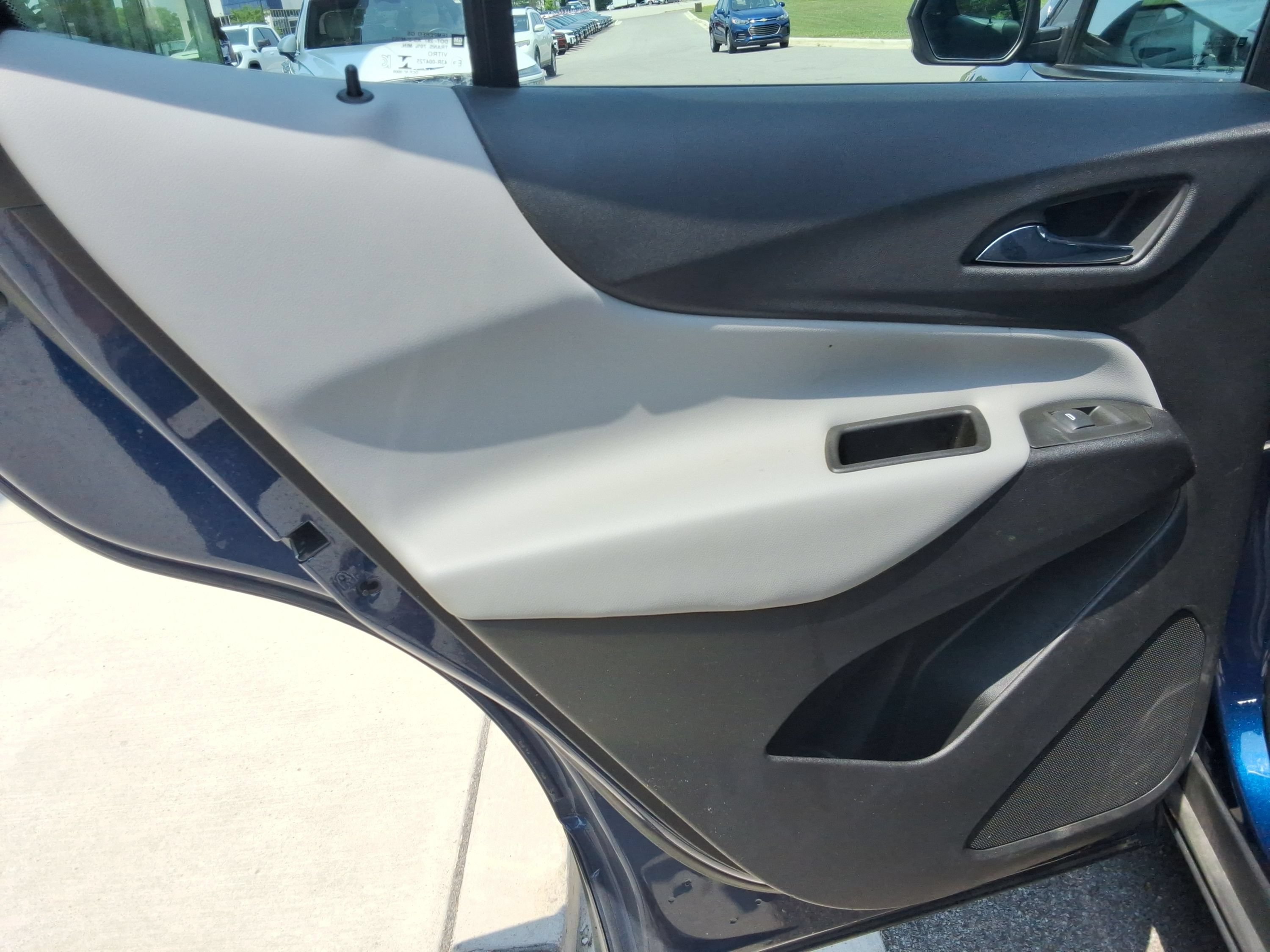 Used 2022 Chevrolet Equinox LS AWD/4WD image 23