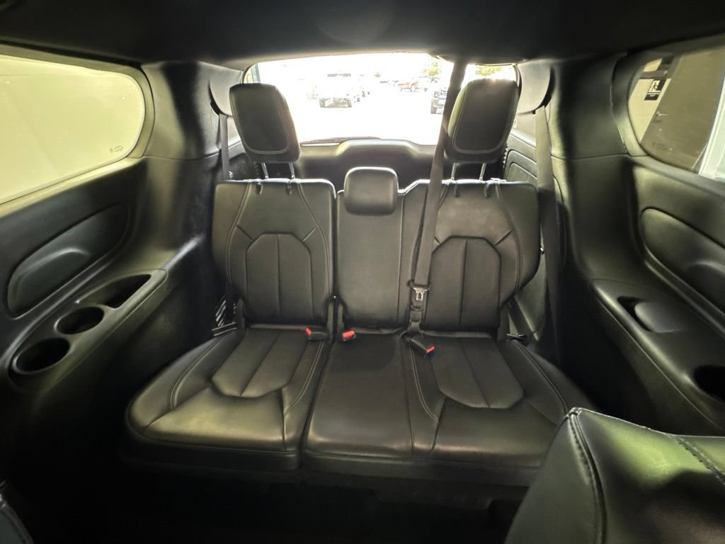 Certified 2024 Chrysler Pacifica Limited FWD image 28