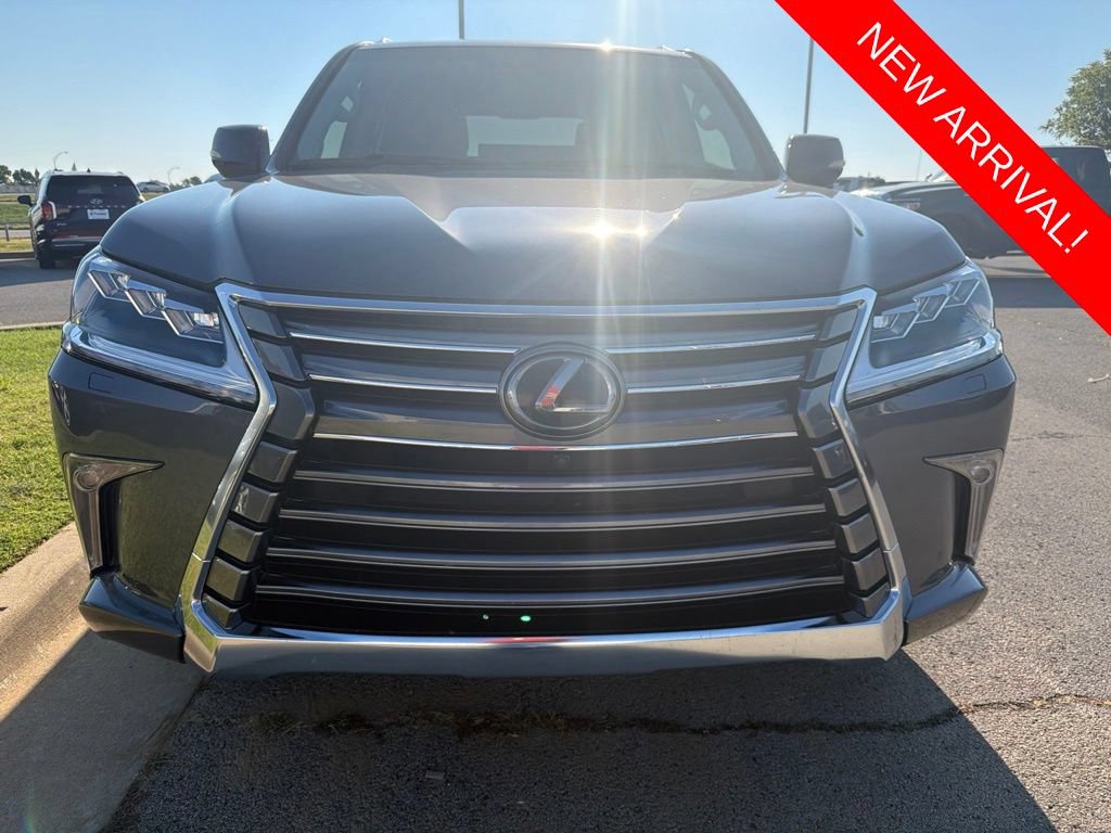 Used 2018 Lexus LX 570 4WD w/ Luxury Package image 2