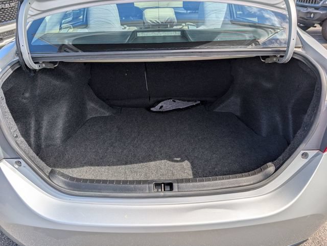 Used 2017 Toyota Corolla LE FWD image 27