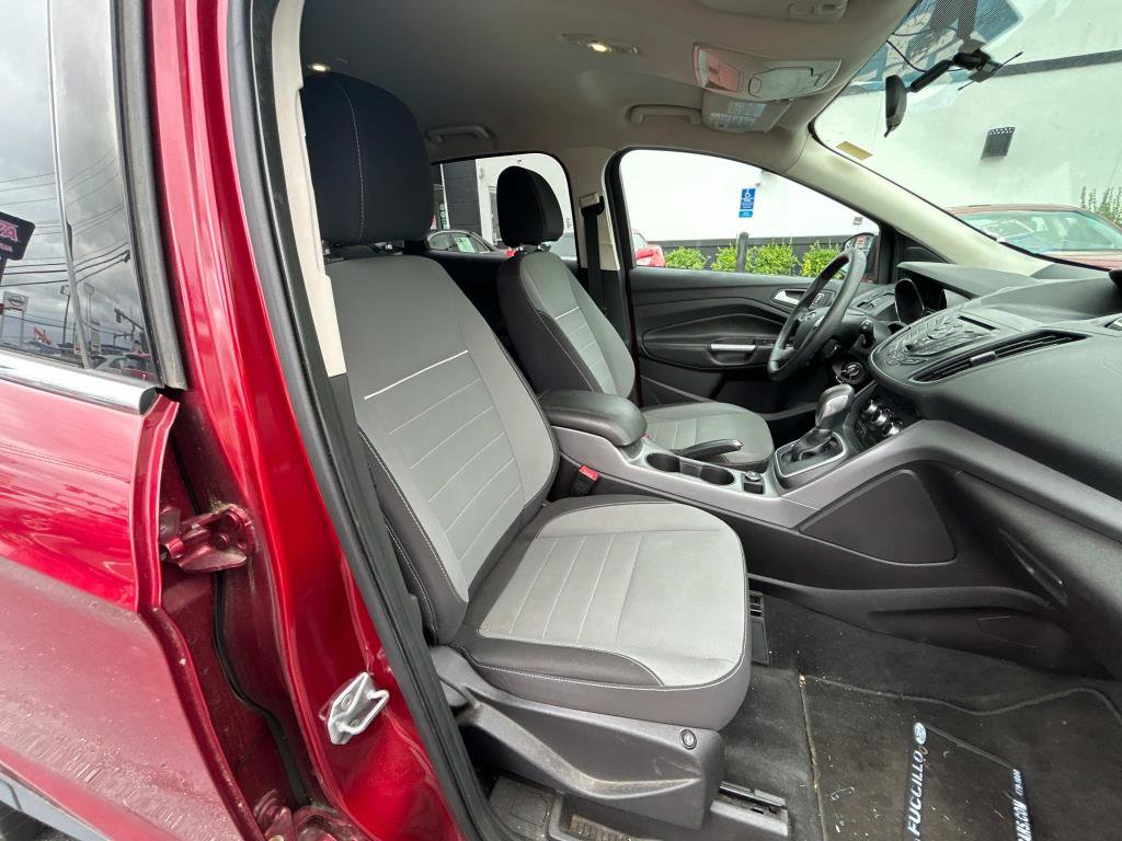 Used 2014 Ford Escape SE image 17