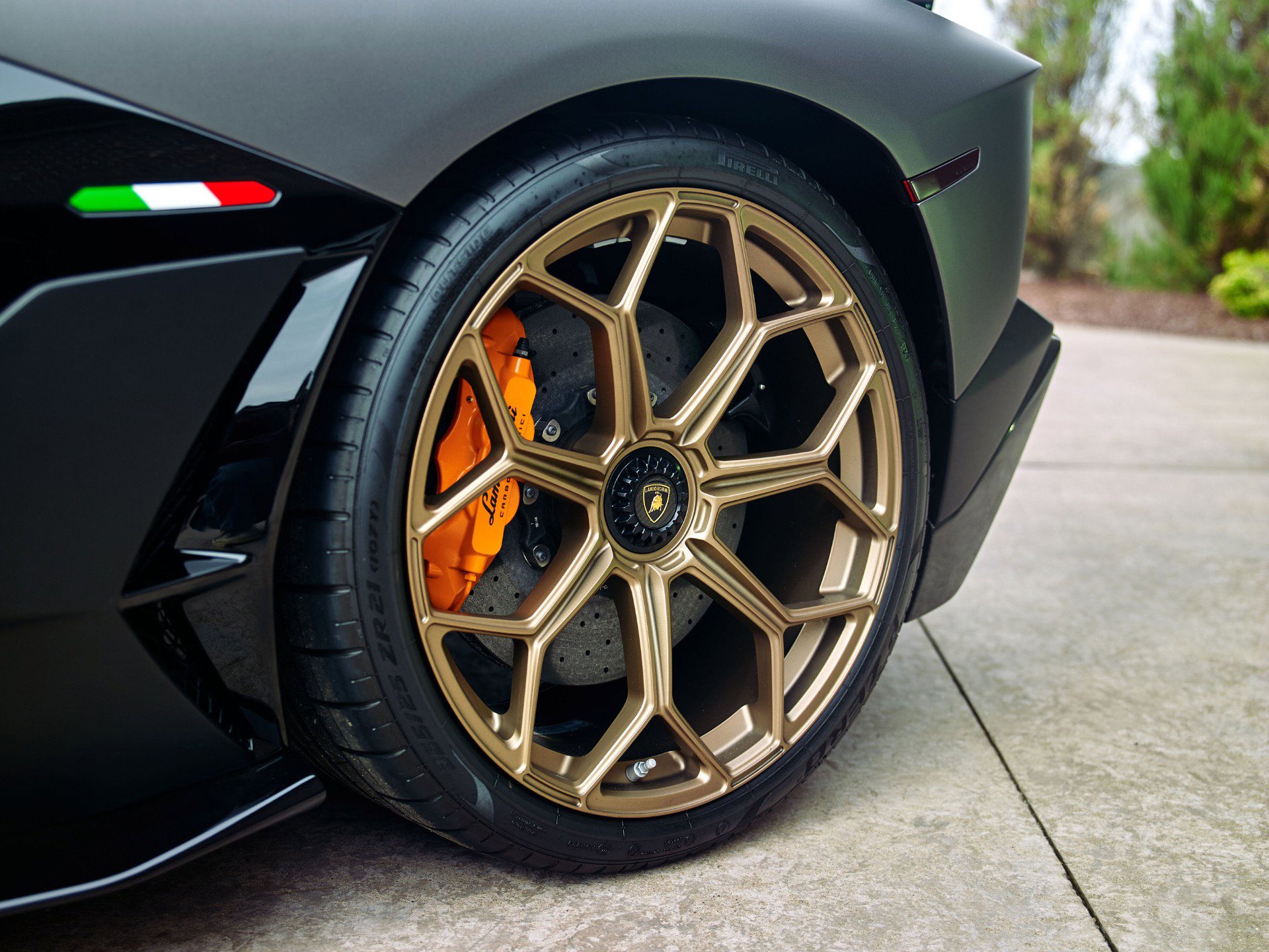 Used 2021 Lamborghini Aventador SVJ image 19