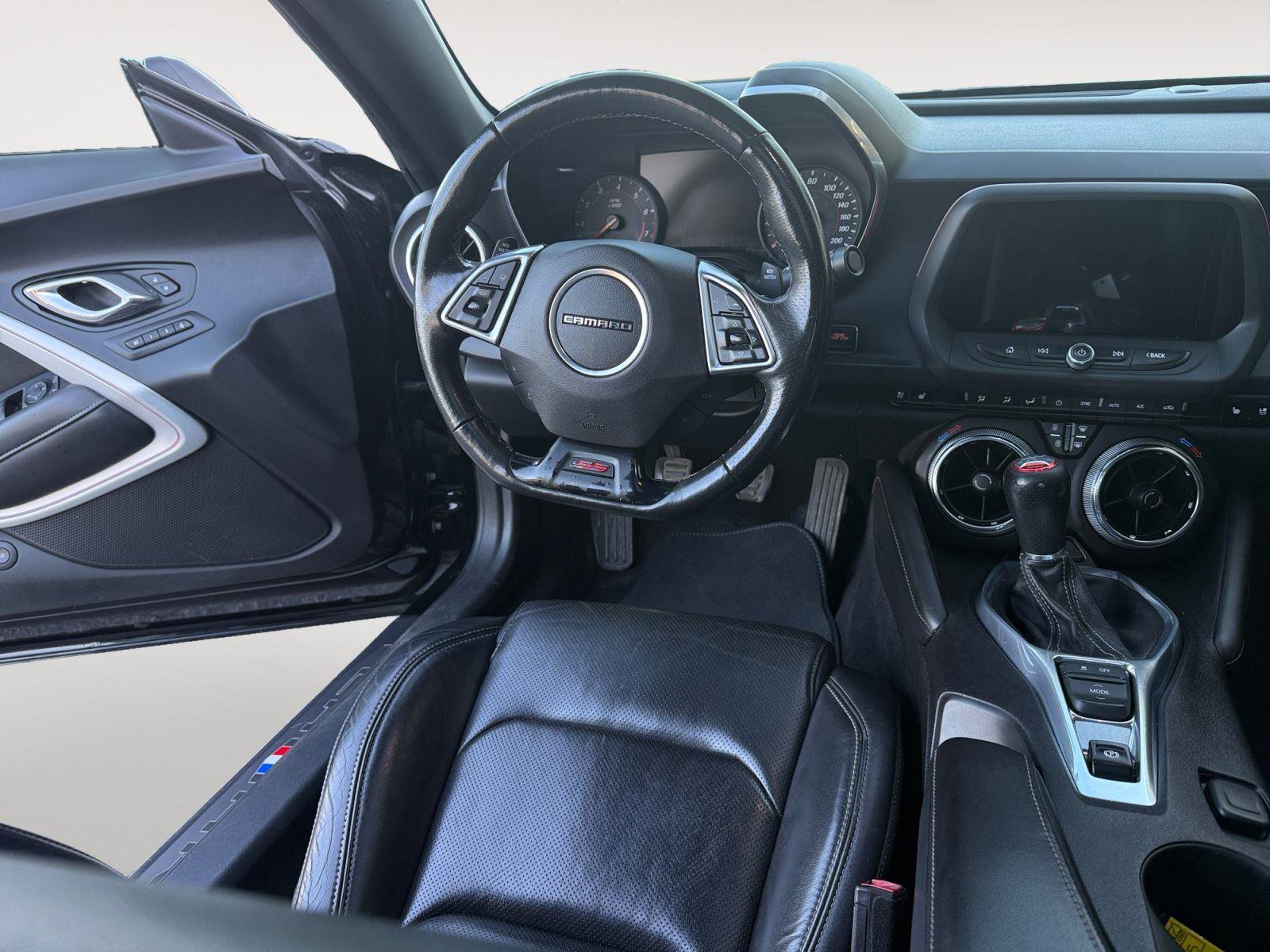 Used 2016 Chevrolet Camaro SS RWD image 11