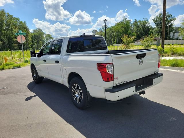 Used 2024 Nissan Titan SV w/ SV Convenience Package RWD image 3