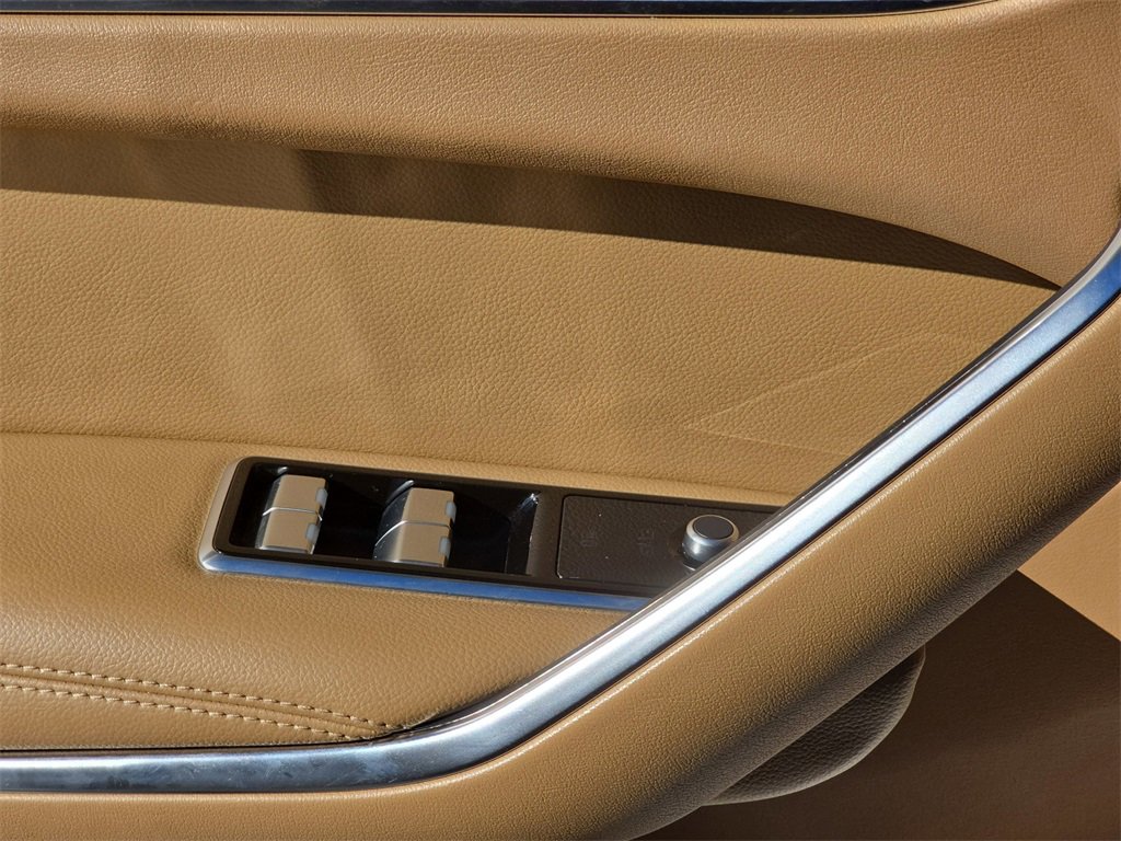 Used 2022 Jaguar F-PACE S image 31