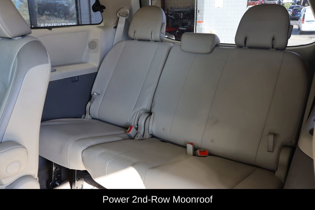 Used 2011 Toyota Sienna Limited w/ Premium Pkg image 13