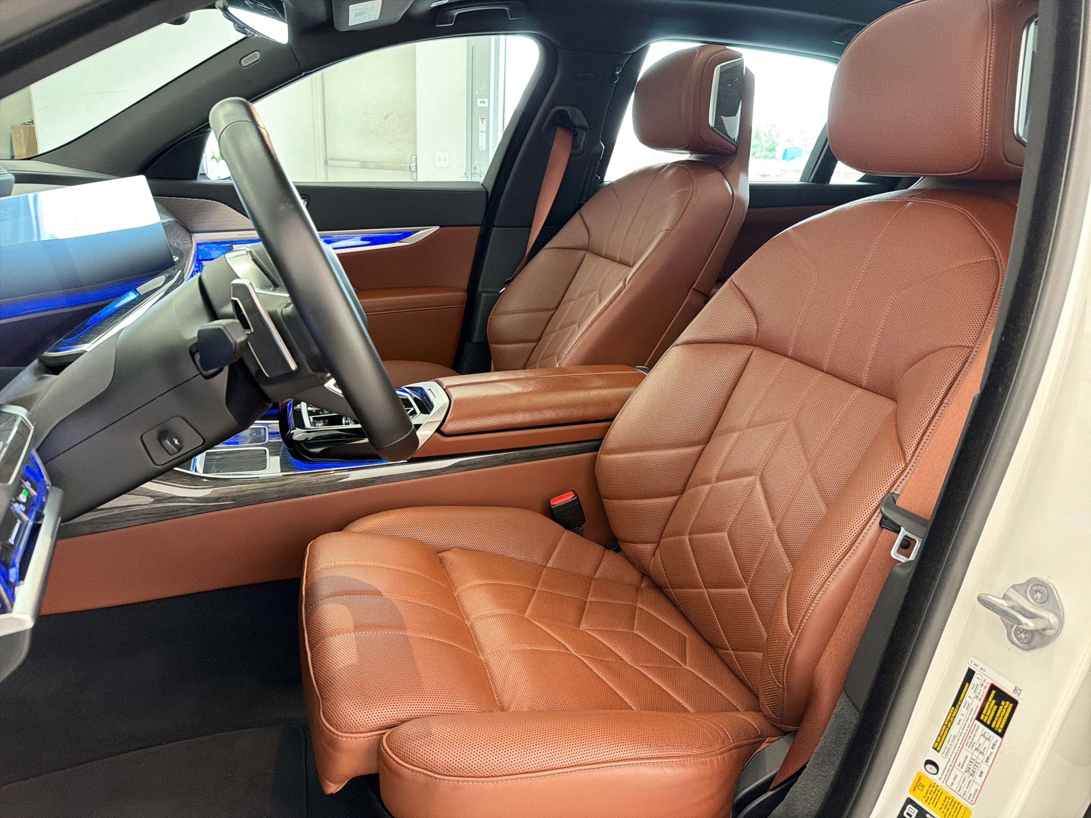 Certified 2024 BMW 760i xDrive AWD/4WD image 5