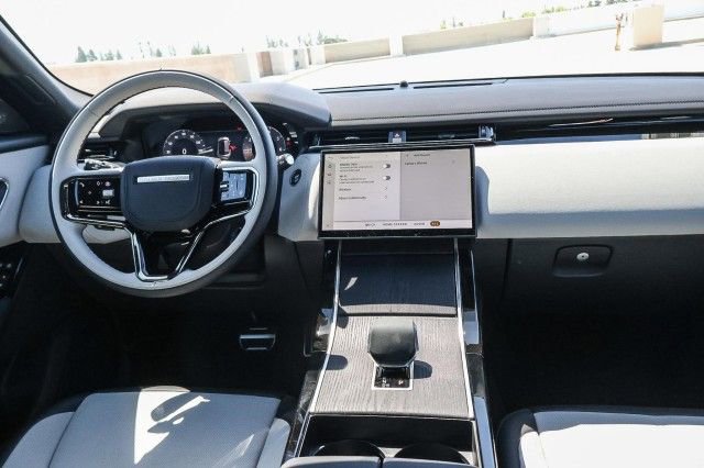 New 2026 Land Rover Range Rover Velar Dynamic SE image 14