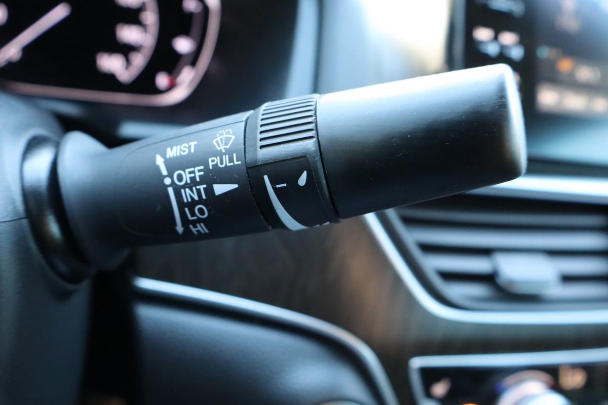 Used 2018 Honda Accord EX-L image 33