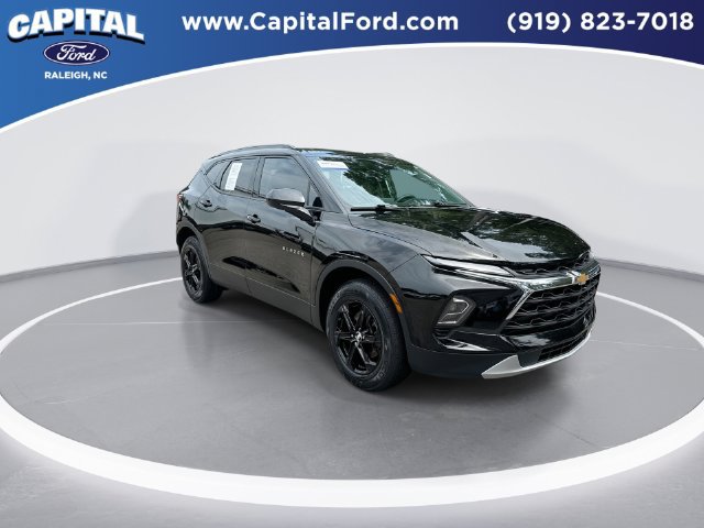Used 2023 Chevrolet Blazer LT w/ Convenience Package AWD/4WD image 2
