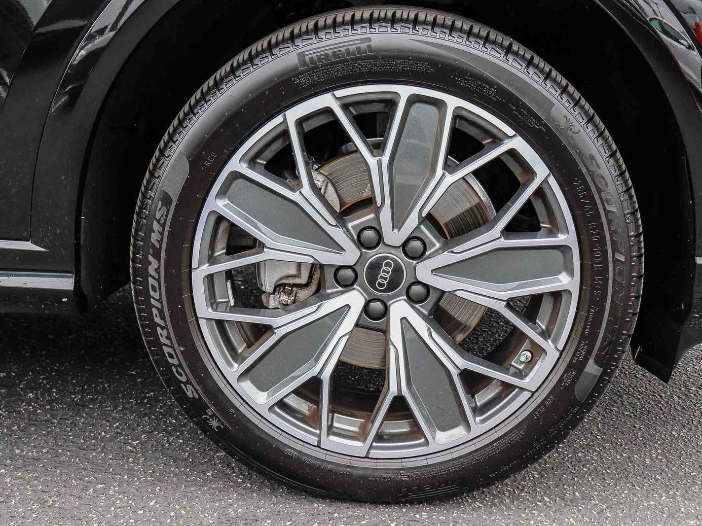 Used 2025 Audi Q5 Premium Plus w/ Premium Plus AWD/4WD image 9
