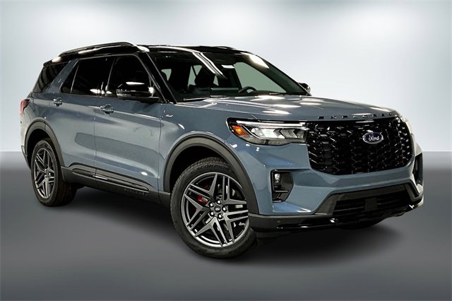 New 2025 Ford Explorer ST-Line w/ Premium Package