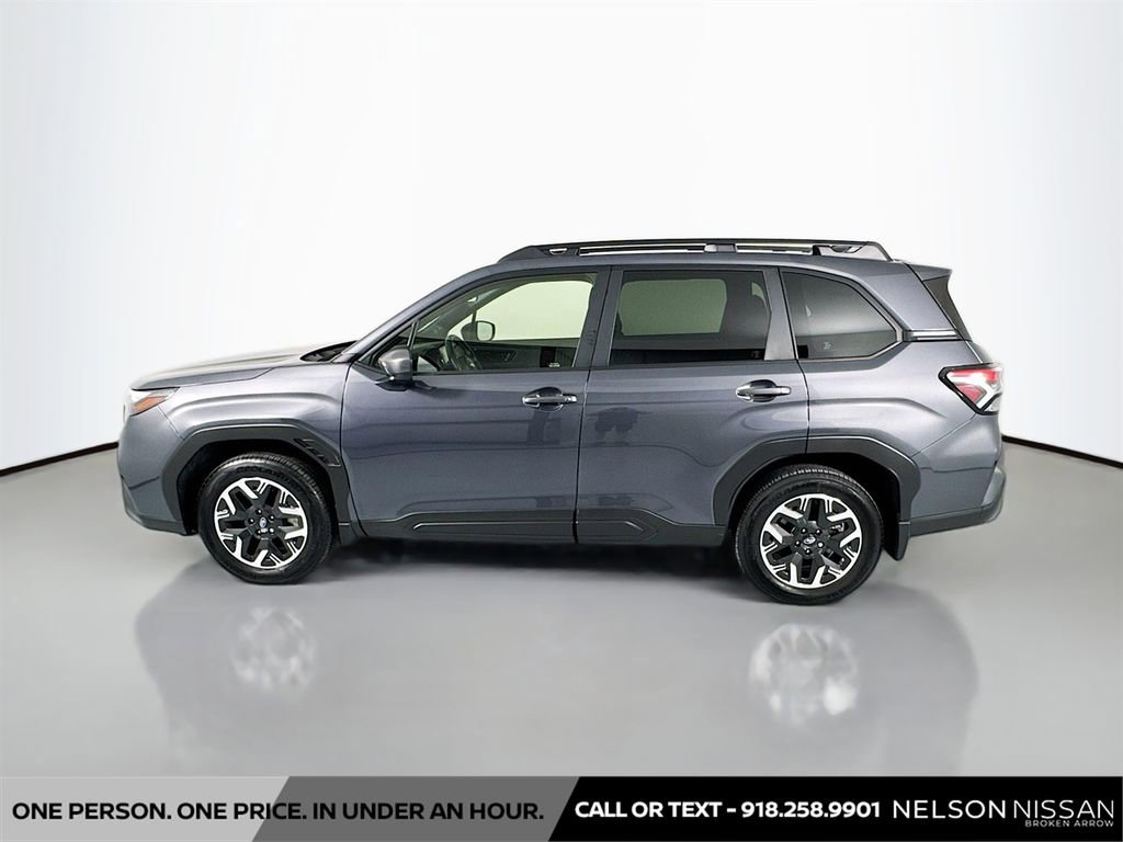 Used 2025 Subaru Forester Premium image 8