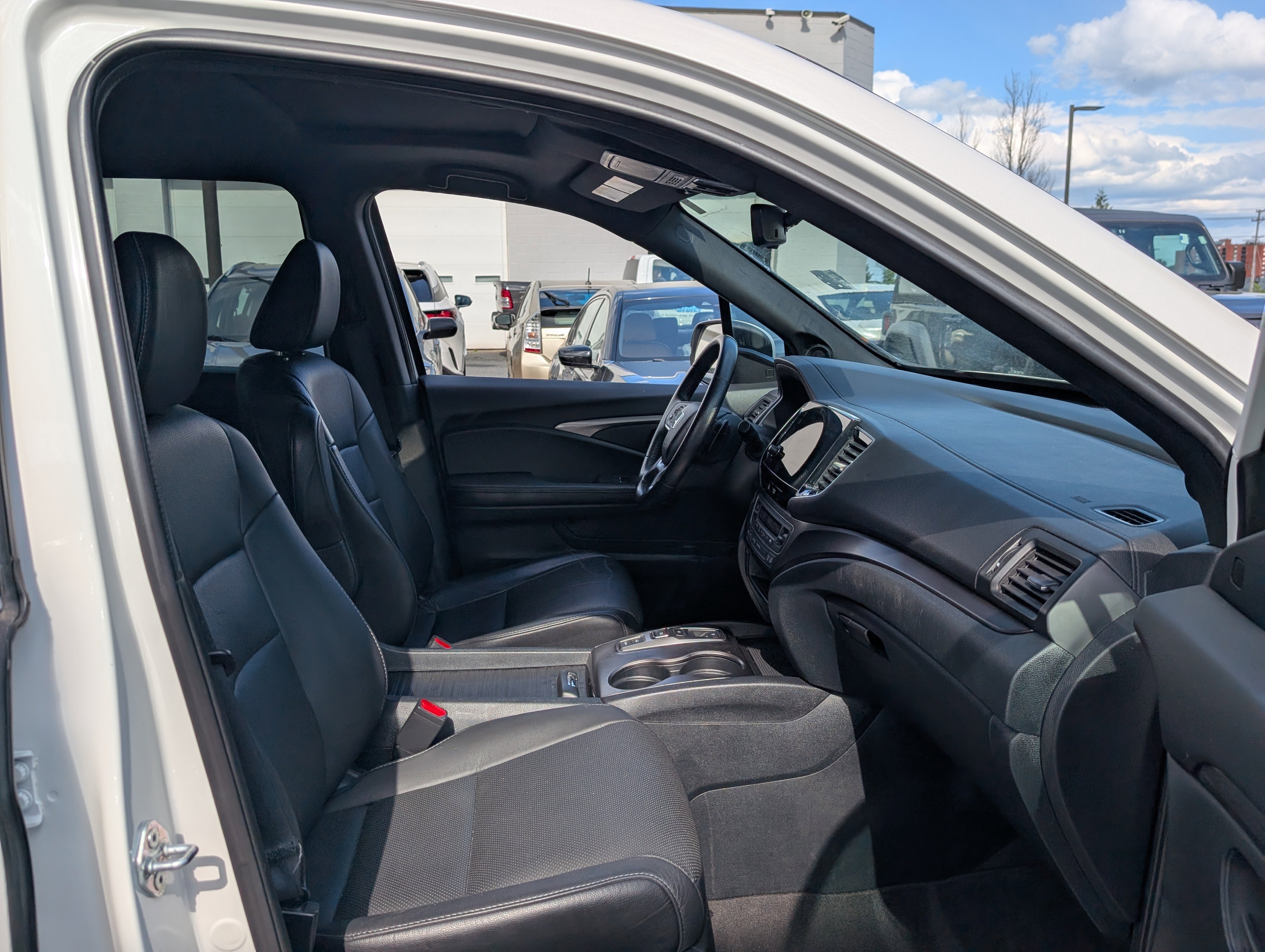 Used 2023 Honda Passport EX-L image 10