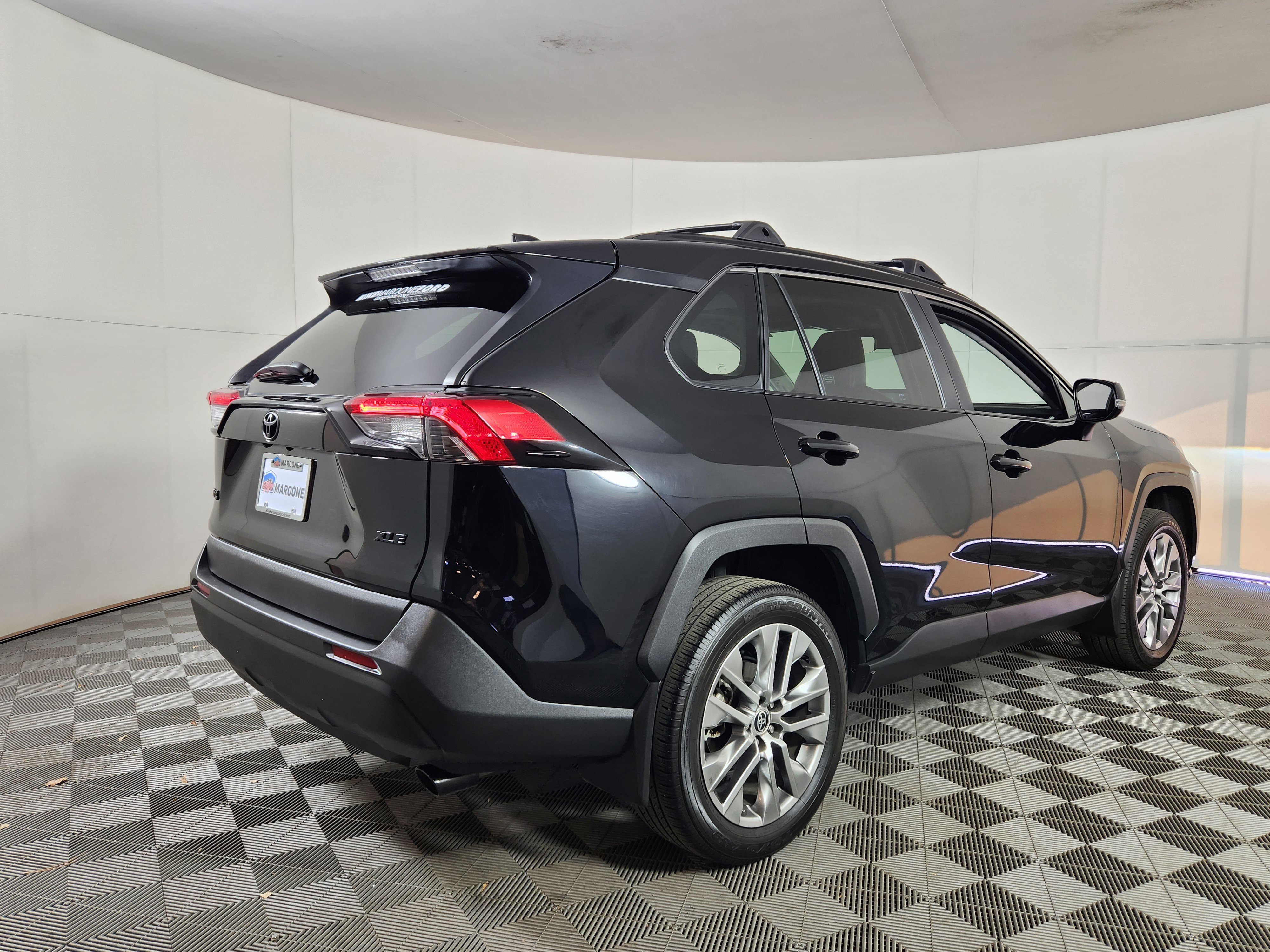 Used 2022 Toyota RAV4 XLE Premium FWD image 7