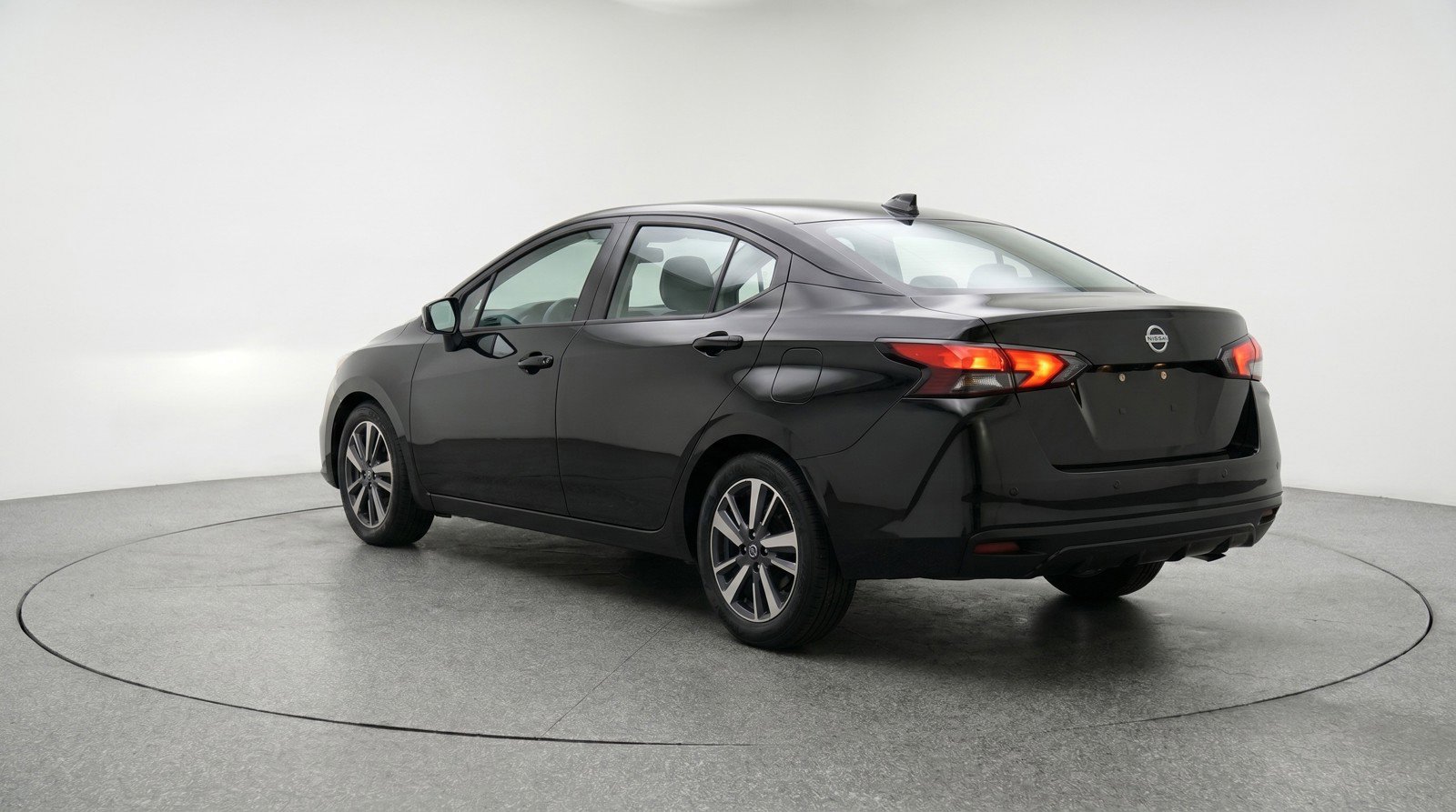 Used 2025 Nissan Versa SV FWD image 6