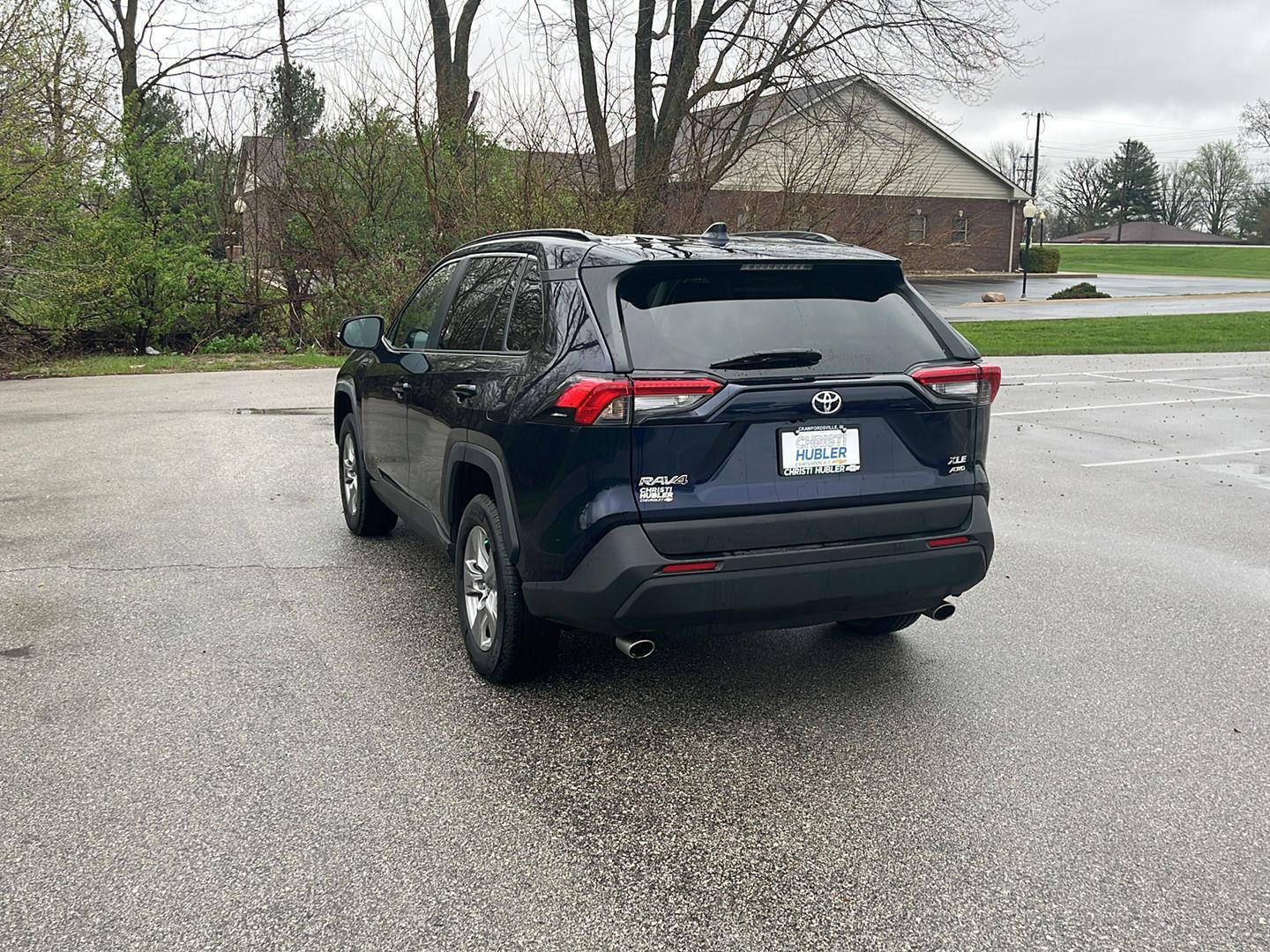 Used 2025 Toyota RAV4 XLE AWD/4WD image 3