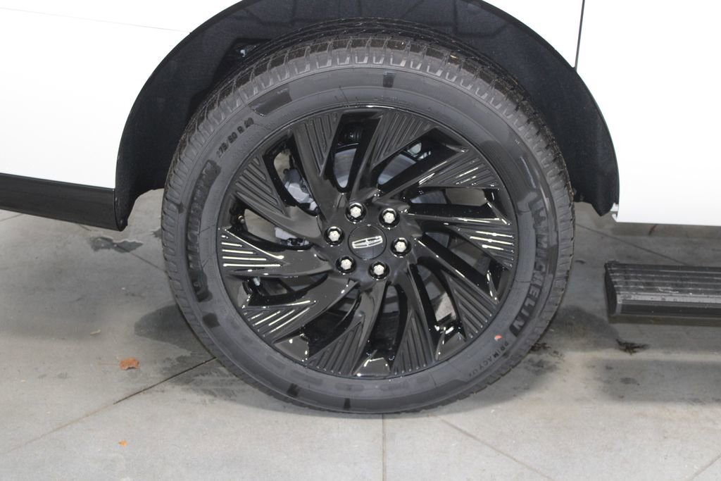 New 2025 Lincoln Navigator L Reserve w/ Jet Appearance Package image 13