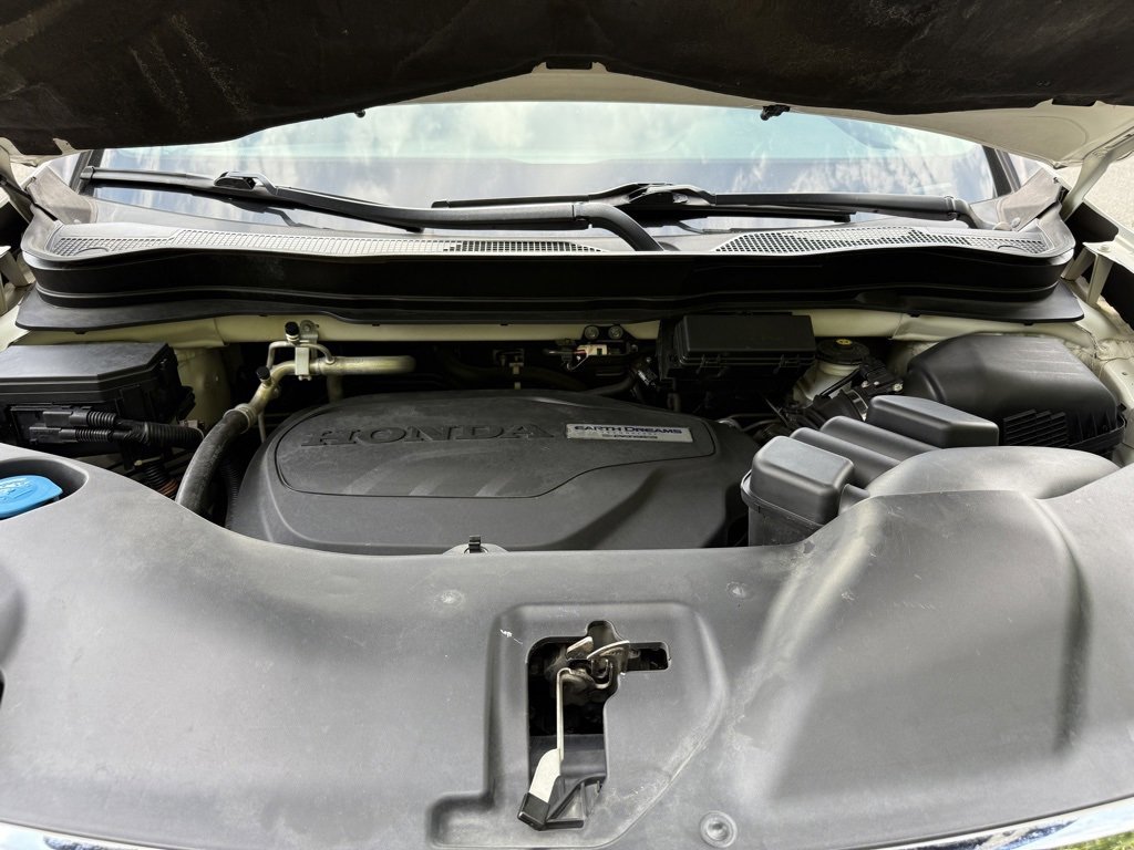 Used 2018 Honda Pilot Touring image 11