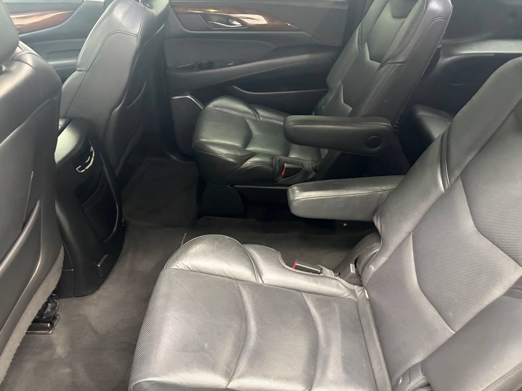 Used 2017 Cadillac Escalade ESV Luxury AWD/4WD image 34