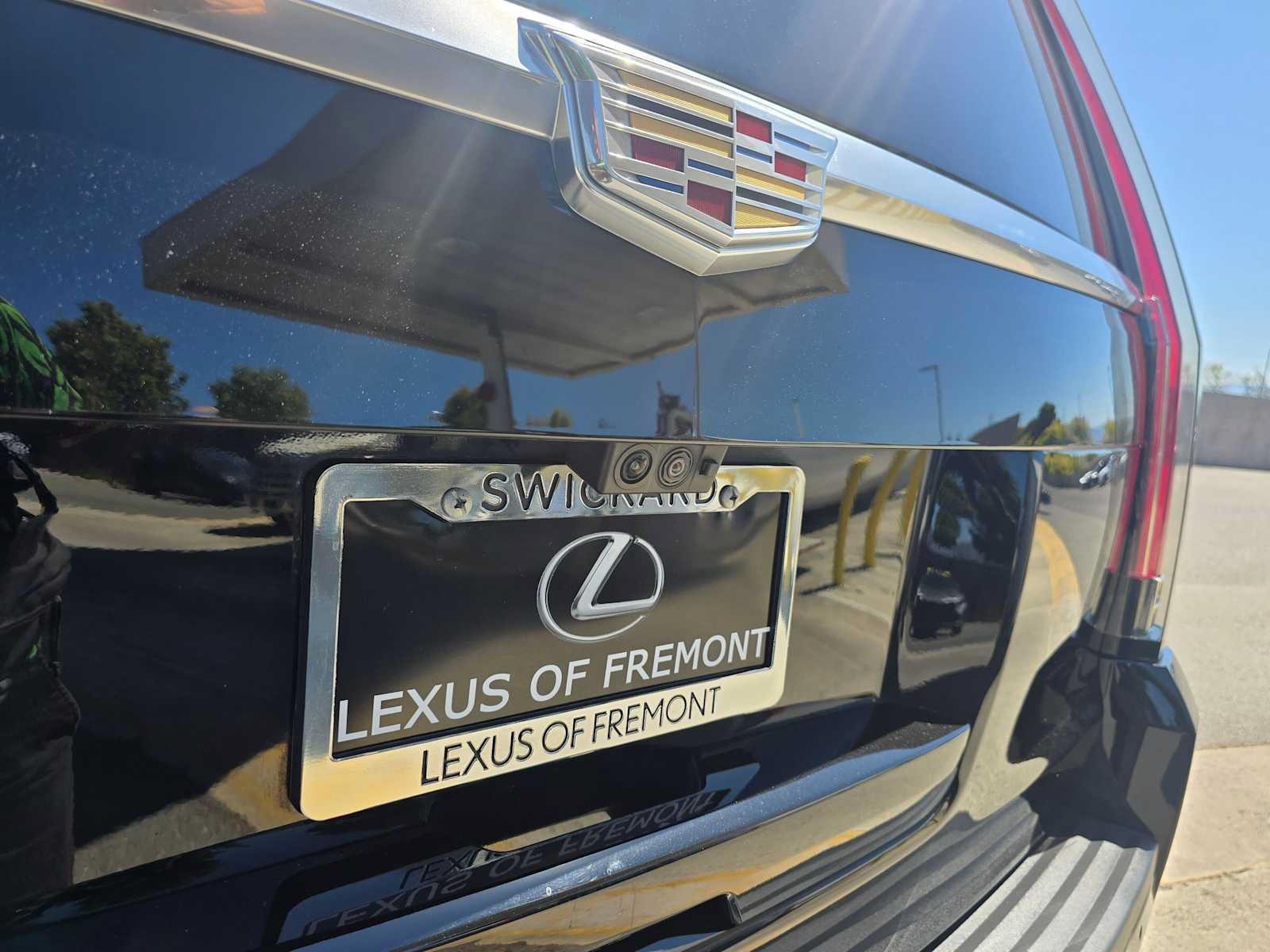 Used 2017 Cadillac Escalade Premium Luxury AWD/4WD image 14