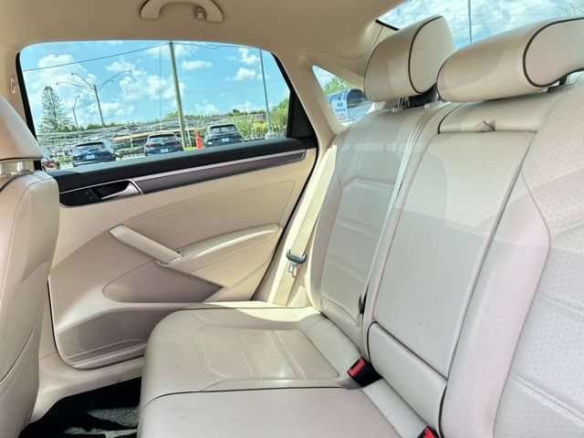 Used 2017 Volkswagen Passat 1.8T R-Line FWD image 15