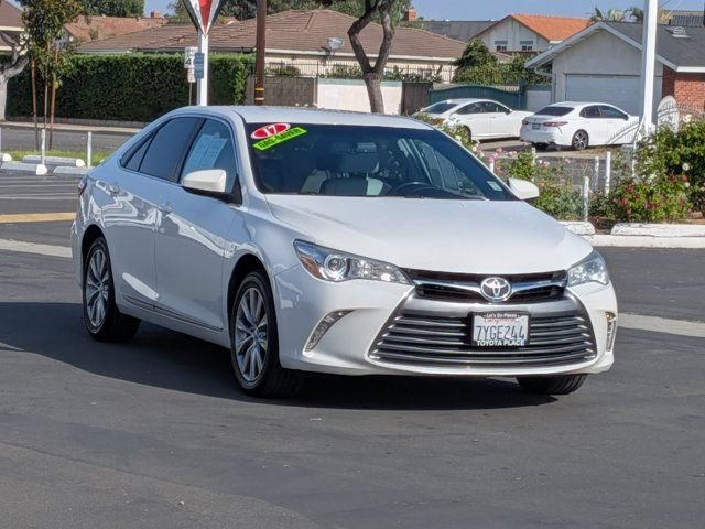 Used 2017 Toyota Camry XLE w/ Convenience Package FWD image 3