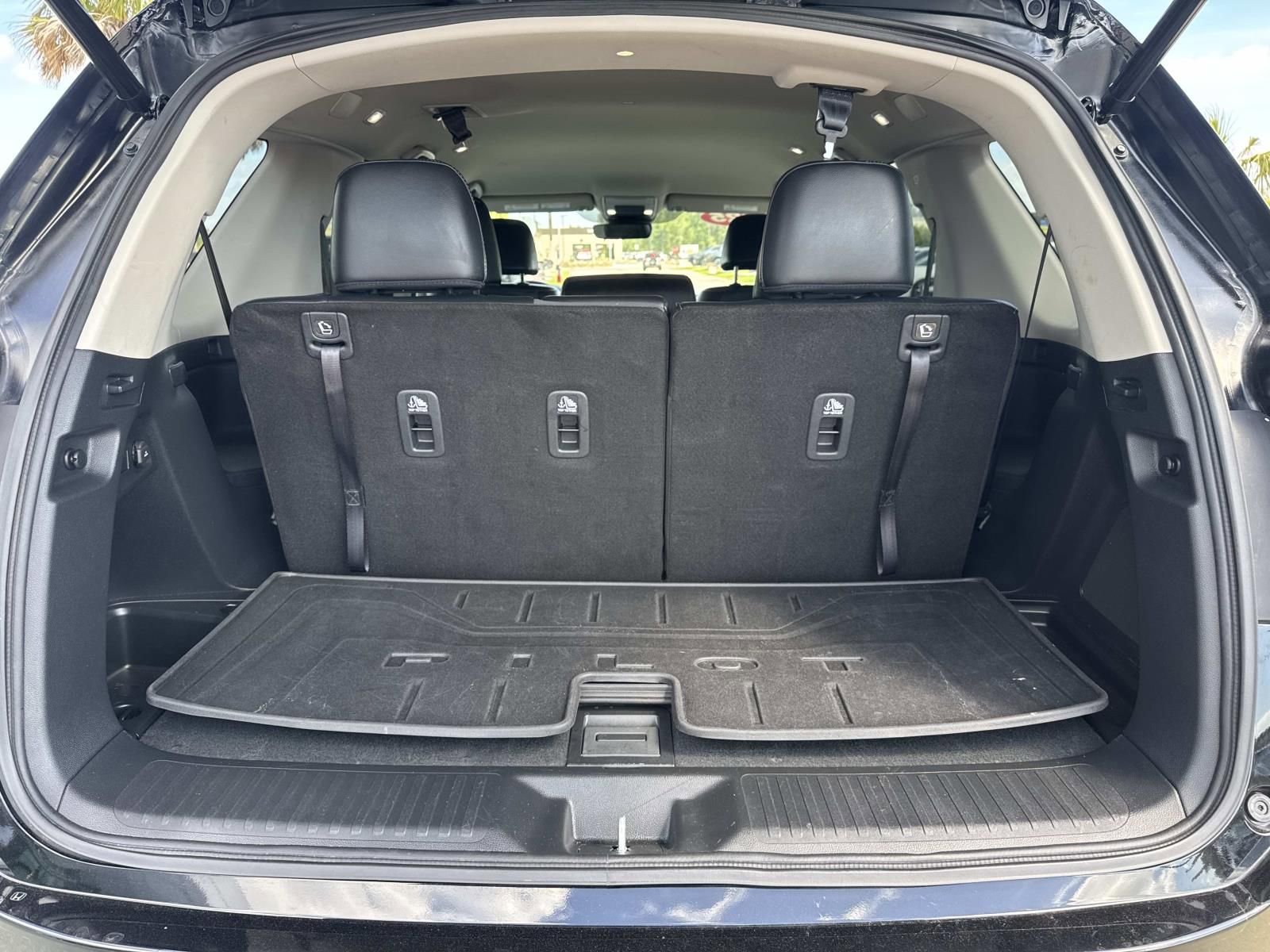 Used 2025 Honda Pilot EX-L image 8