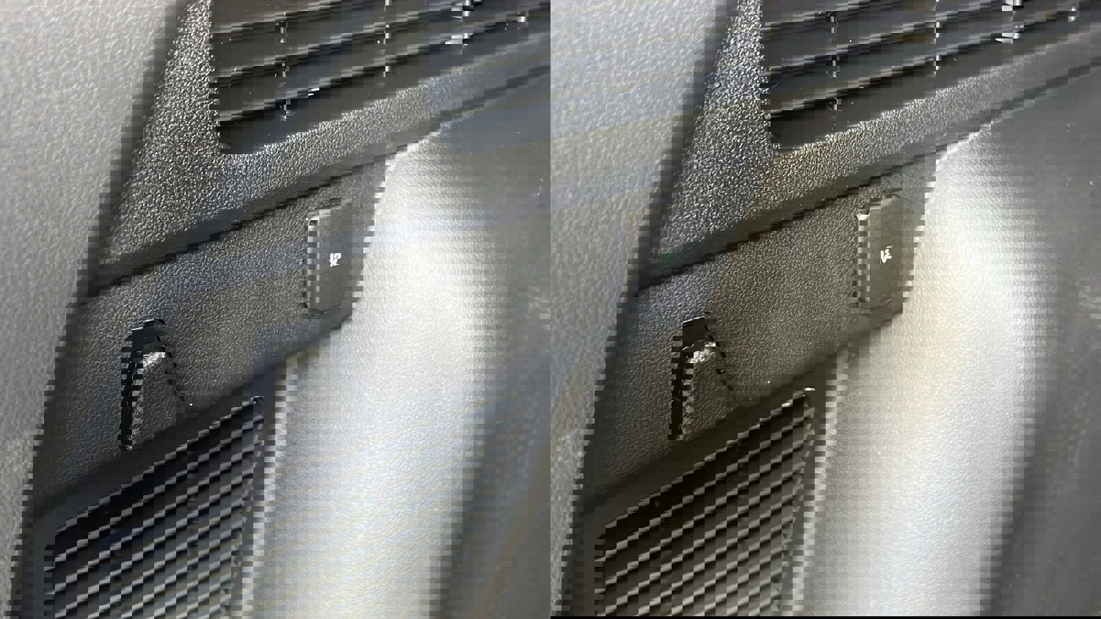 Used 2022 Ford Escape Titanium w/ Class II Trailer Tow Package image 41