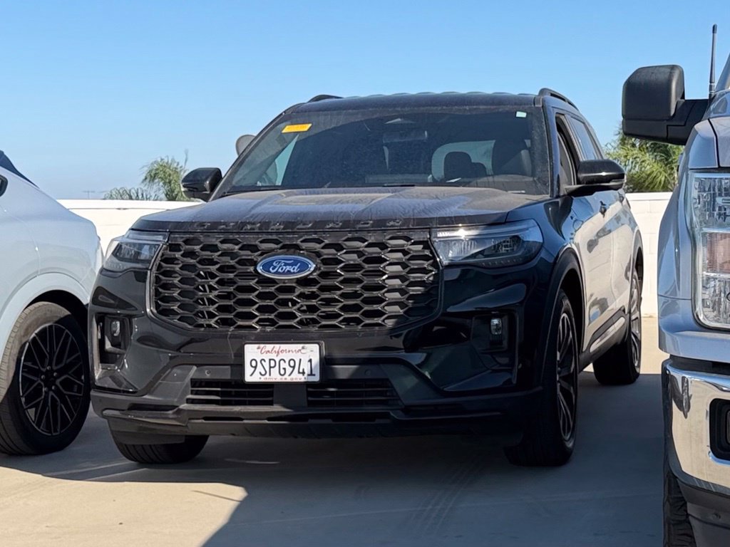 Used 2025 Ford Explorer ST-Line w/ Premium Package RWD image 3