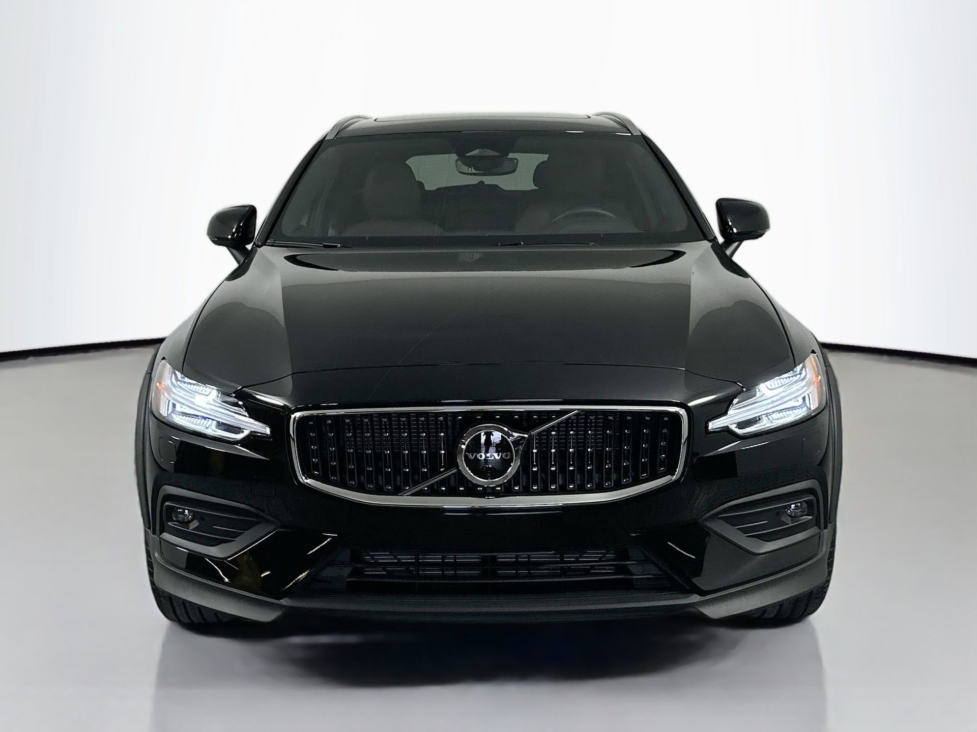 New 2026 Volvo V60 B5 Cross Country Plus w/ Protection Package Premier image 2