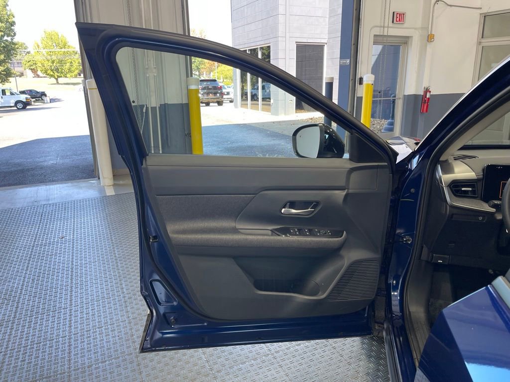 New 2026 Nissan Kicks SV w/ SV Premium Package image 17