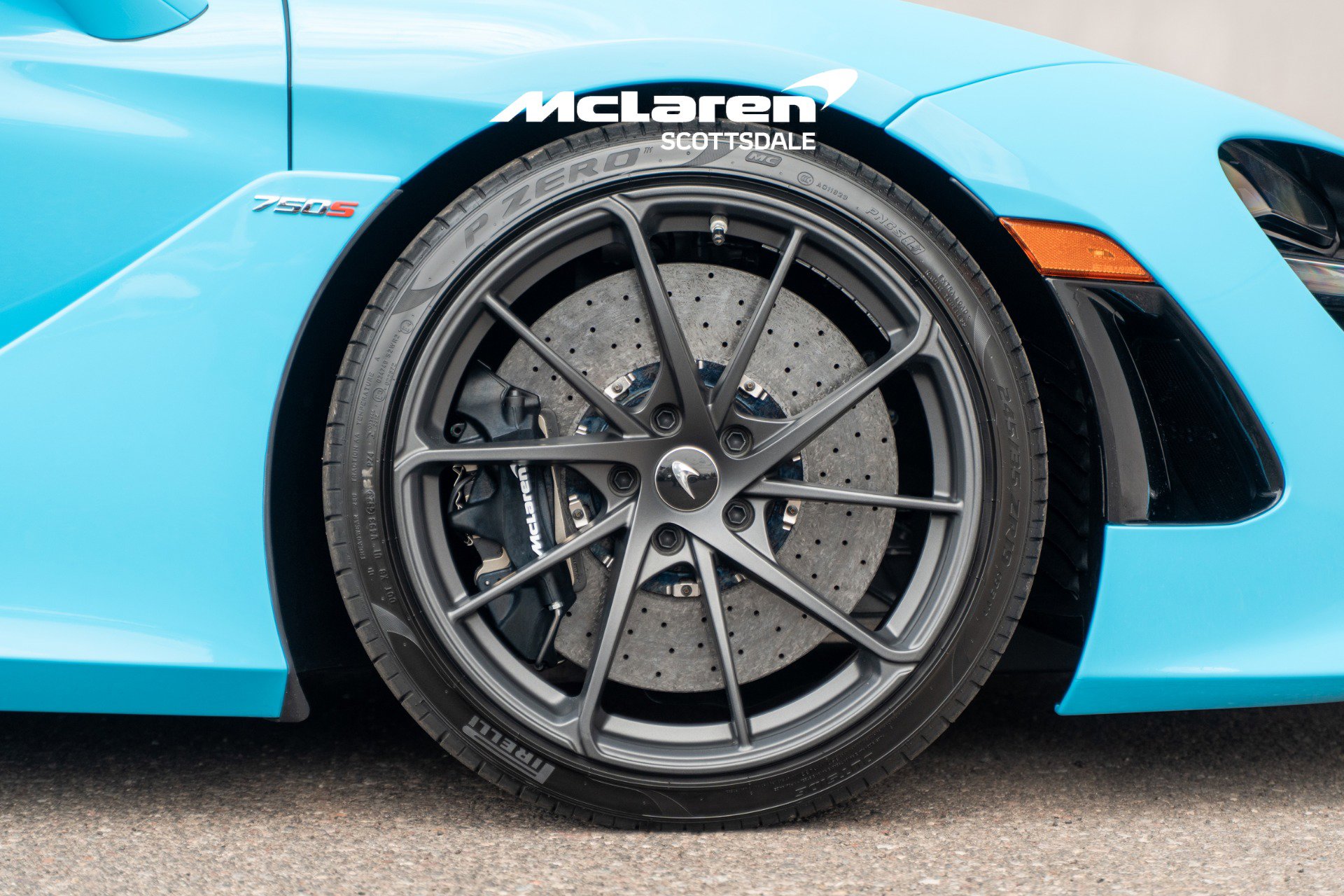 Used 2025 McLaren 750S Spider RWD image 30