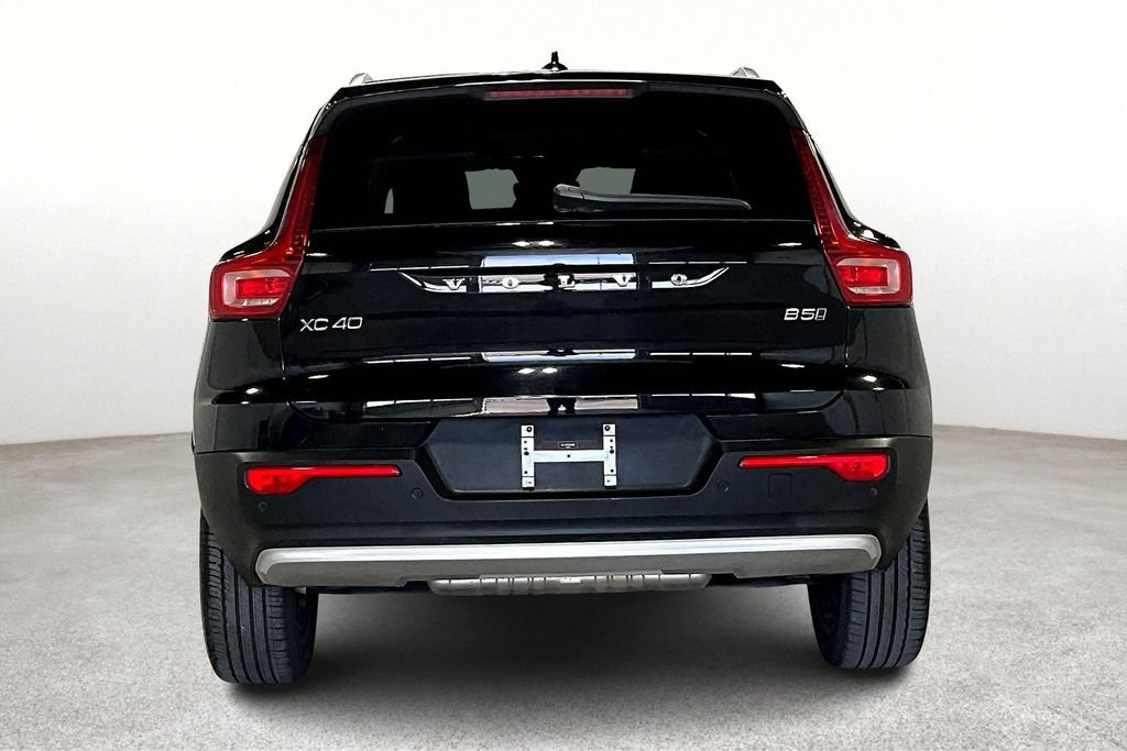 Used 2024 Volvo XC40 B5 Plus w/ Climate Package image 6