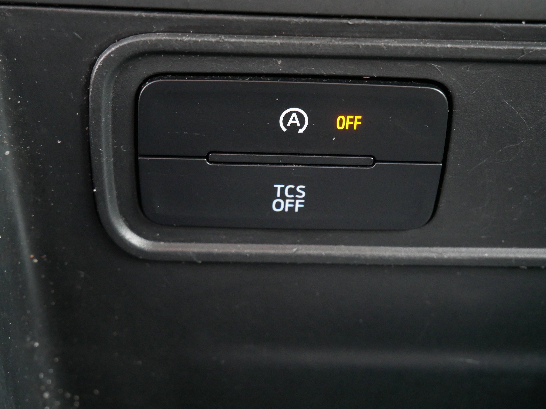 Certified 2020 Ford EcoSport SES image 32