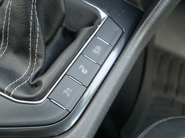 Certified 2023 Volkswagen Tiguan SEL R-Line AWD/4WD image 37