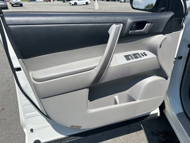 Used 2013 Toyota Highlander SE AWD/4WD image 10