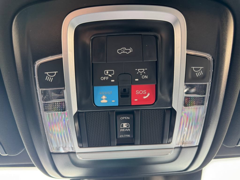 New 2026 RAM 2500 Laramie AWD/4WD image 34