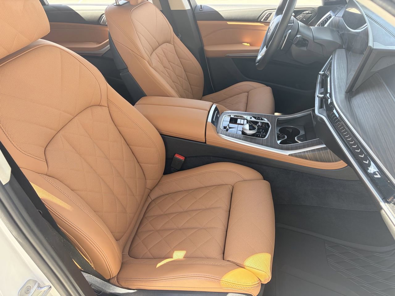 Used 2024 BMW X7 xDrive40i w/ Premium Package AWD/4WD image 10