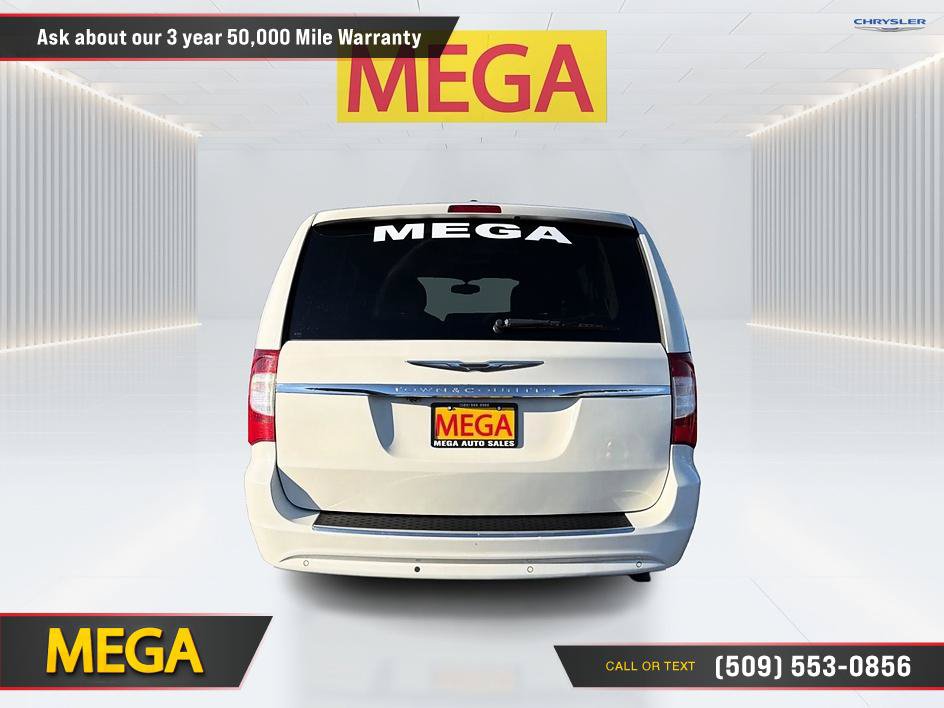 Used 2011 Chrysler Town & Country Touring FWD image 7