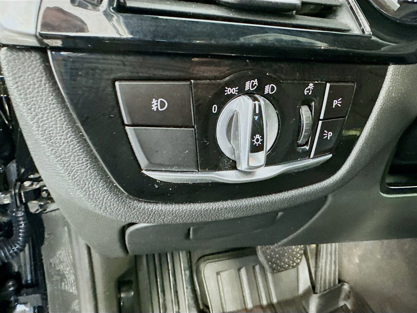 Used 2018 BMW 530i RWD image 10